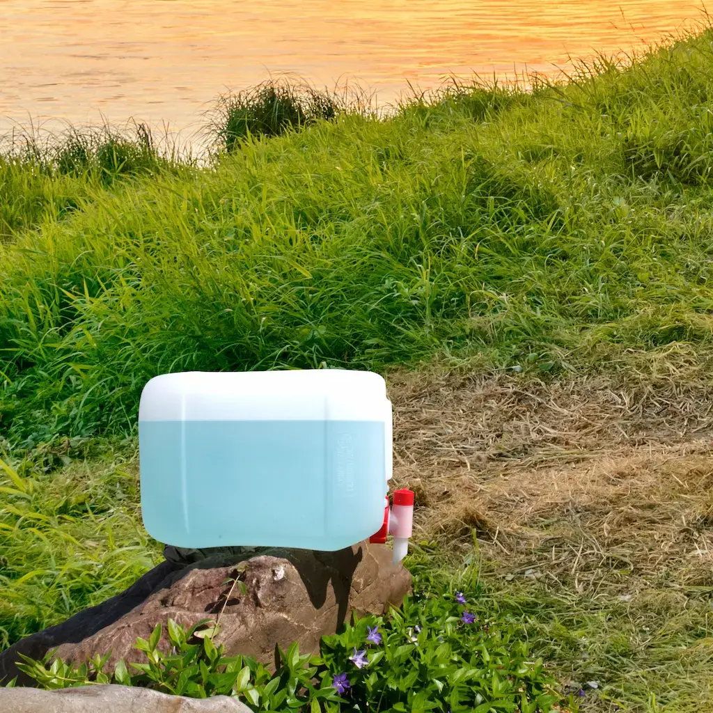 k-kanister-fluss-gras