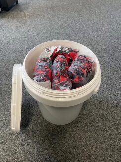 40 Liter Leereimer inkl. 84 Paar Latex Arbeitshandschuhe, Größe 9